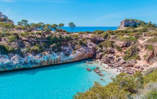 we find other areas in Mallorca where the housing market, both new and second hand, for sale or rent, is very important. In addition to Palma other important cities are Calvià, Inca, Llucmajor, Manacor. In all of them it is possible to find a good offer of apartments and houses for sale in Mallorca.