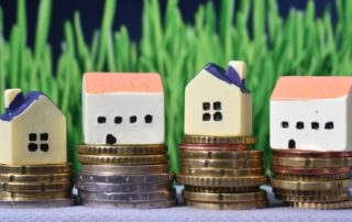 Hipotecas y compraventas a la baja en mayo