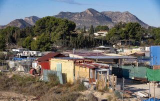 Las txabolas vuelven a rodear las ciudades