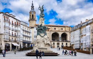 Vitoria acelera los trámites para convertir locales en viviendas