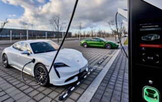 Dos de cada diez coches matriculador ya son eléctricos