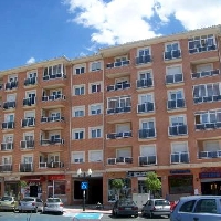 PISO EN BARRIO UNIVERSIDAD