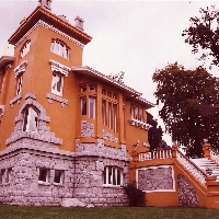 Palacete de 1900, muy  bien situado y listo para ocupar