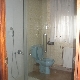 Baño con plato de ducha grande