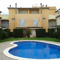 CASA ADOSADA PLAYA DE CAMBRILS
