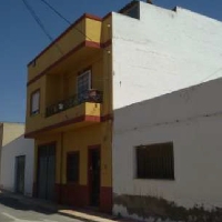 DUPLEX CON LOCAL COM. Y TERRAZA EN SAX