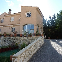  CASA UNIFAMILIAR  CON VISTA AL MAR Y MONTAÑA