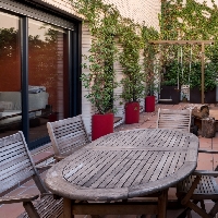 PRECISA PLANTA BAJA CON TERRAZA DE 50M2
