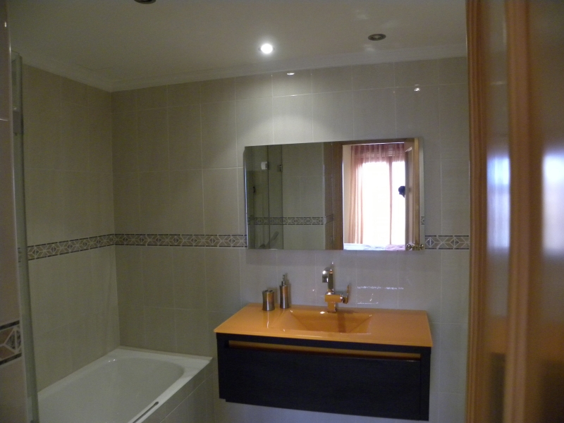 Baño en suite 2
