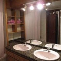 Se vende piso céntrico, exterior, cuatro dormitorios muy iluminado