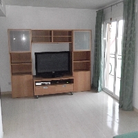 Se vende magnífico y económico seminuevo apartamento en muy buen estado y a tan sólo 5 minutos del centro de la Capital murciana. Está ubicado en una 