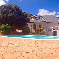 CHALET CON PISCINA