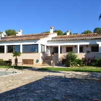 VILLA CON VISTAS A LA BAHIA DE PALMA