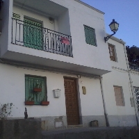 VENDO CASA ADOSADA EN BEIRES 
