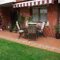 BAJO CON JARDIN