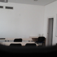 LOCAL  ACRISTALADO EN PERFECTO ESTADO