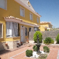 Venta Chalet en Manzanares. Buen Precio.