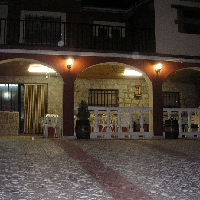 Amplia casa con piscina, campo de futbito, 1600, m. de terreno