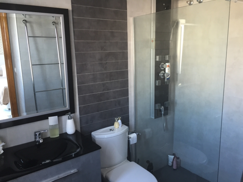 Baño en suite del dormitorio principal