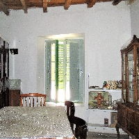 CASA DE PIEDRA, PLANTA BAJA DE PUEBLO,PERMUTA EN MADRID