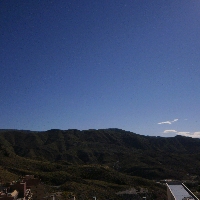 ESTUDIO CON VISTAS A MAR Y MONTAÑA.