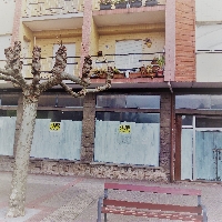 Bajo comercial 160 m2 en Plaza peatonal en Piedras Blancas 