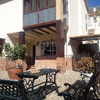 Casa pareada con jardin