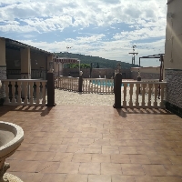 Chalet en venta con piscina en Úbeda