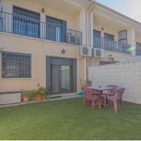 Casa adosada en venta con garaje y jardín en Loriguilla 