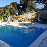 Casa independiente en venta con piscina en Cabrils