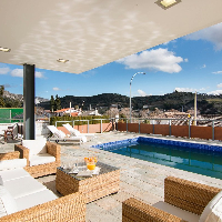 Chalet lujo en venta con piscina en Huétor de Santillán