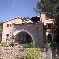 Villa en venta con piscina y vistas al mar en Deiá