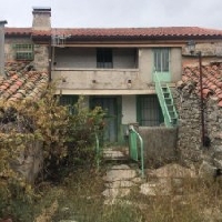 Casa de pueblo barata con terreno en venta en Zamora
