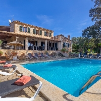 Chalet en venta con terreno y piscina en Sa Coma Bunyola