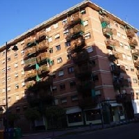 Se vende piso 3 habitaciones, ascensor, zona universitaria Logroño, balcon, garaje .