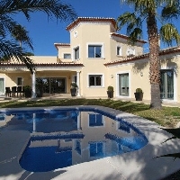 Villa grande en venta con piscina en Benissa