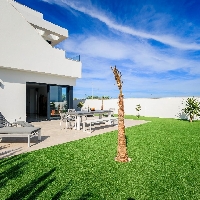 VILLAS DE OBRA NUEVA EN PILAR DE LA HORADADA EN EL CAMPO DE GOLF.