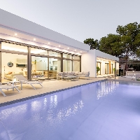 EXCLUSIVA VILLA MODERNA DE NUEVA CONSTRUCCIÓN EN PINAR DE CAMPOVERDE