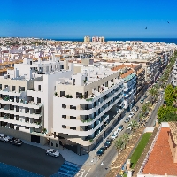 Ático de 2 dormitorios con vistas al mar en un nuevo complejo residencial en Torrevieja.