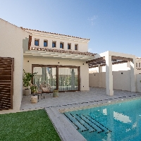 Magníficas villas de una sola planta en La Finca Resort