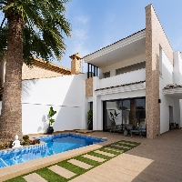 Chalet a la venta con piscina privada en San Pedro del Pinatar Chalet a la venta con piscina privada en San Pedro del Pinatar