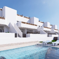 Bungalow de planta alta con solarium privado a la venta en Dolores