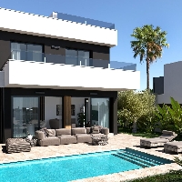 Chalet independiente con 3 dormitorios y piscina privada a la venta en Ciudad Quesada(Alicante).