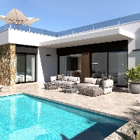 Chalet independiente en una sola planta con piscina privada a la venta en Ciudad Quesada(Alicante).