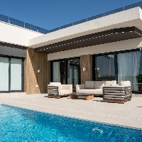 Chalet independiente en una sola planta con piscina privada a la venta en Ciudad Quesada(Alicante).