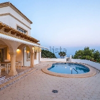 Chalet de lujo en venta con piscina zona Mascarat Altea