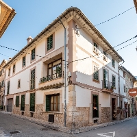 Casa grande en venta con garaje en el centro de Sóller