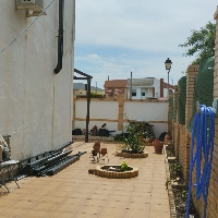 Chalet pareado en venta con piscina en Espartinas Chalet pareado en venta con piscina en Espartinas