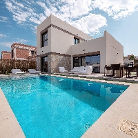 Villa en venta obra nueva con piscina en Golf La Algorfa Villa en venta obra nueva con piscina en Golf La Algorfa