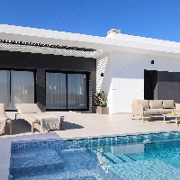 Villa en venta obra nueva con piscina Ciudad Quesada